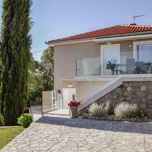 https://apartments-petra-risika.primorje-gorskikotar.com